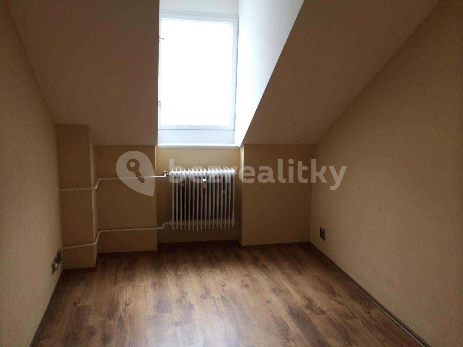 Pronájem bytu 1+1 21 m², Jaltská, Karlovy Vary, Karlovarský kraj