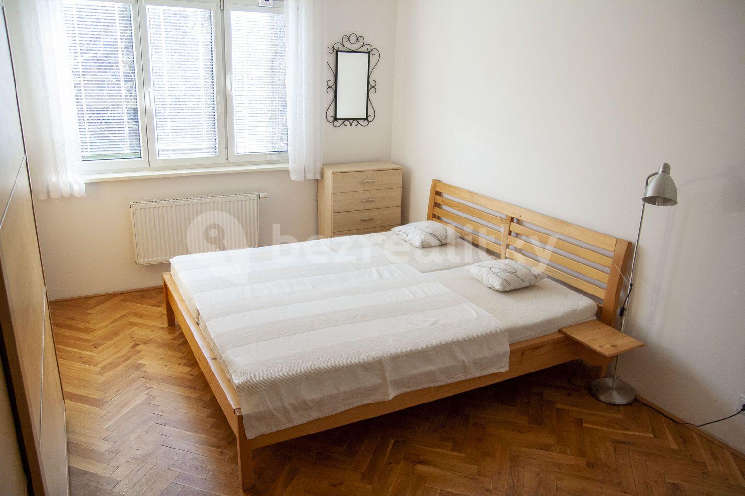 Pronájem bytu 2+kk 68 m², Jevanská, Praha, Praha