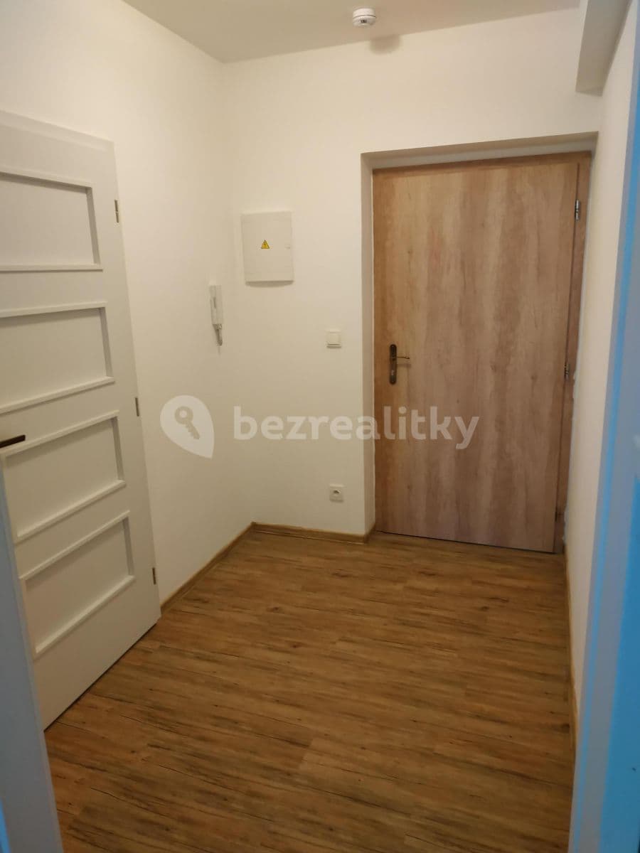Pronájem bytu 1+kk 30 m², U Pivovaru, Dobříš, Středočeský kraj