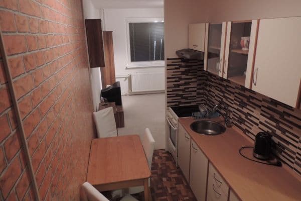 Pronájem bytu 1+kk 28 m², Vlnařská, Liberec Pronájem bytu 1+kk 28 m², Vlnařská, Liberec