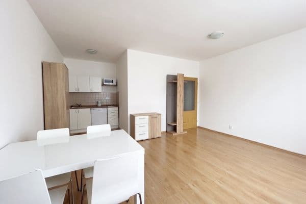 Prodej bytu 1+kk 31 m², Novovysočanská, Praha Prodej bytu 1+kk 31 m², Novovysočanská, Praha