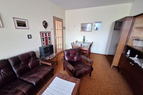 Pronájem bytu 2+1 66 m², Frýdlantská, Praha Pronájem bytu 2+1 66 m², Frýdlantská, Praha