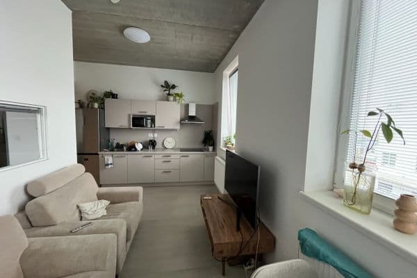 Pronájem bytu 2+kk 45 m², U Uhříněveské obory, Praha Pronájem bytu 2+kk 45 m², U Uhříněveské obory, Praha