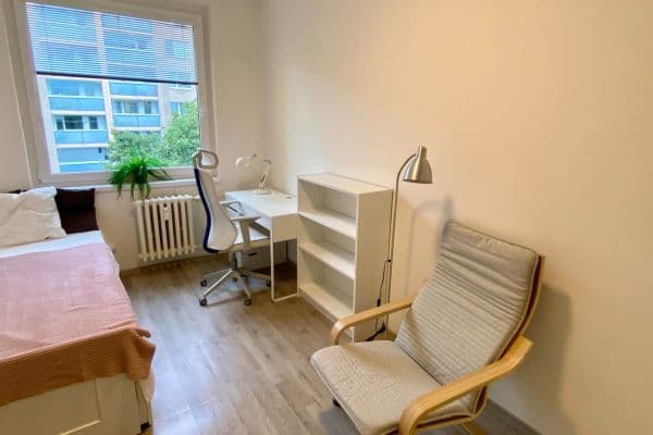 Pronájem bytu 1+kk 18 m², Vazovova, Praha Pronájem bytu 1+kk 18 m², Vazovova, Praha