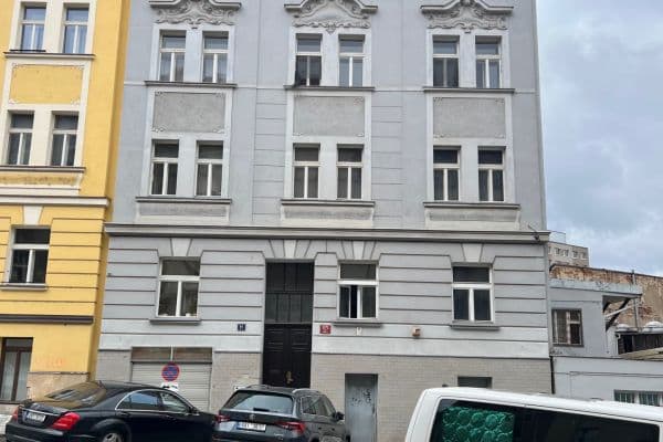 Pronájem bytu 2+kk 40 m², Rostislavova, Praha Pronájem bytu 2+kk 40 m², Rostislavova, Praha
