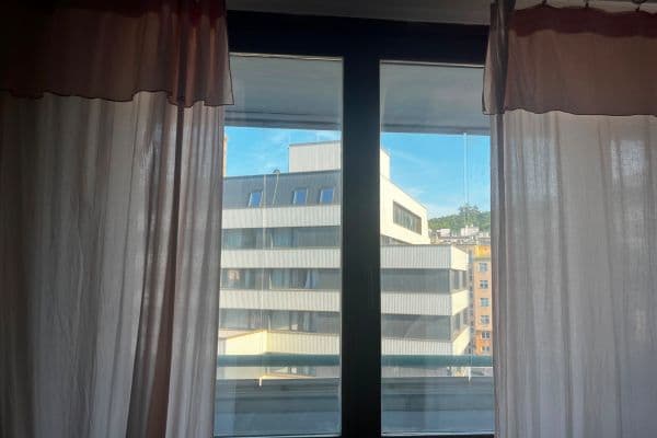 Pronájem bytu 3+1 72 m², Plzeňská, Praha Pronájem bytu 3+1 72 m², Plzeňská, Praha