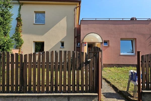 Pronájem bytu 4+1 18 m², Lanýžová, Praha Pronájem bytu 4+1 18 m², Lanýžová, Praha