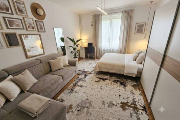 Pronájem bytu 3+1 88 m², Nehvizdská, Praha Pronájem bytu 3+1 88 m², Nehvizdská, Praha