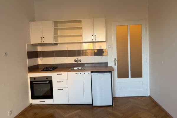 Pronájem bytu Garsoniéra 31 m², Ondříčkova, Praha Pronájem bytu Garsoniéra 31 m², Ondříčkova, Praha