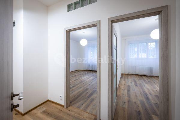 Prodej bytu 2+kk 50 m², Podolská, Hlavní město Praha