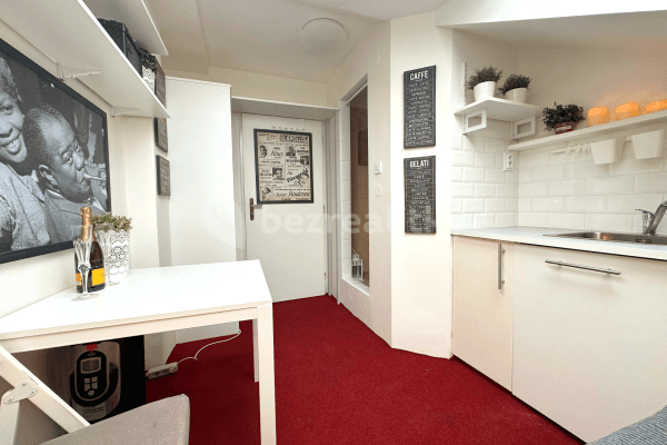 Pronájem bytu Garsoniéra 11 m², Kováků, Praha Pronájem bytu Garsoniéra 11 m², Kováků, Praha