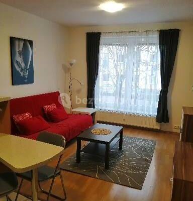 Pronájem bytu 1+kk 30 m², Zderadova, Brno