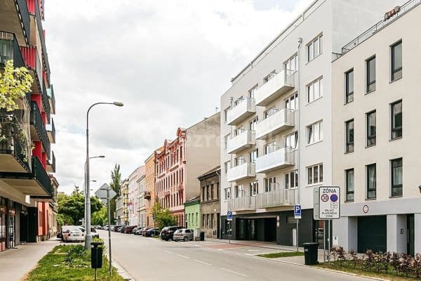 Pronájem bytu 1+kk 28 m², Poděbradova, Brno