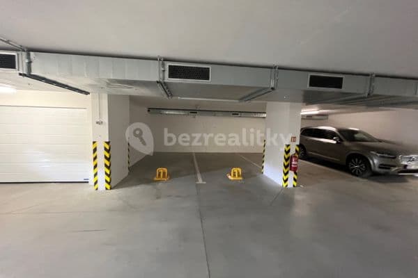 Pronájem garáže 14 m², Chvalovka, Brno Pronájem garáže 14 m², Chvalovka, Brno