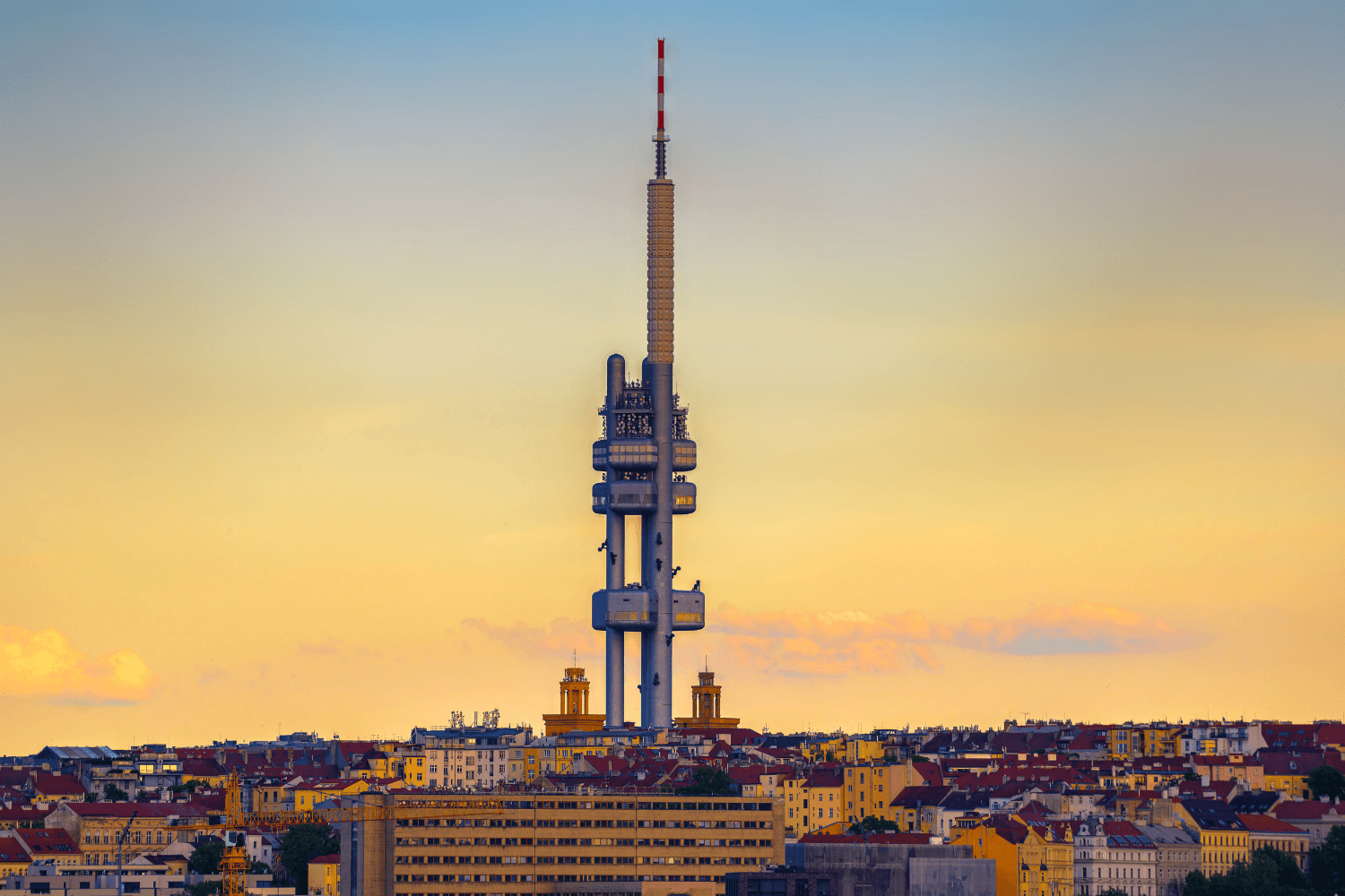 Poplatek za rádio a TV můžete přehlásit na sebe a připočítat ho k ceně nájmu.