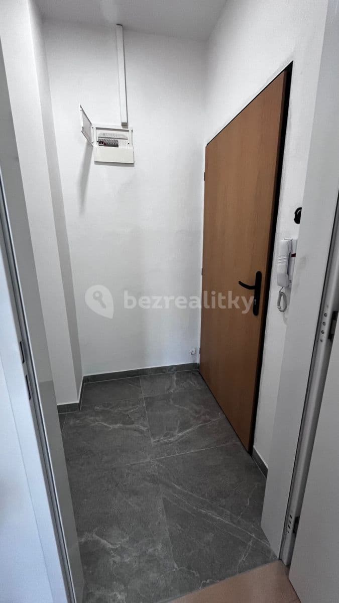 Prodej nebytového prostoru 27 m², Na Belánce, Plzeň, Plzeňský kraj