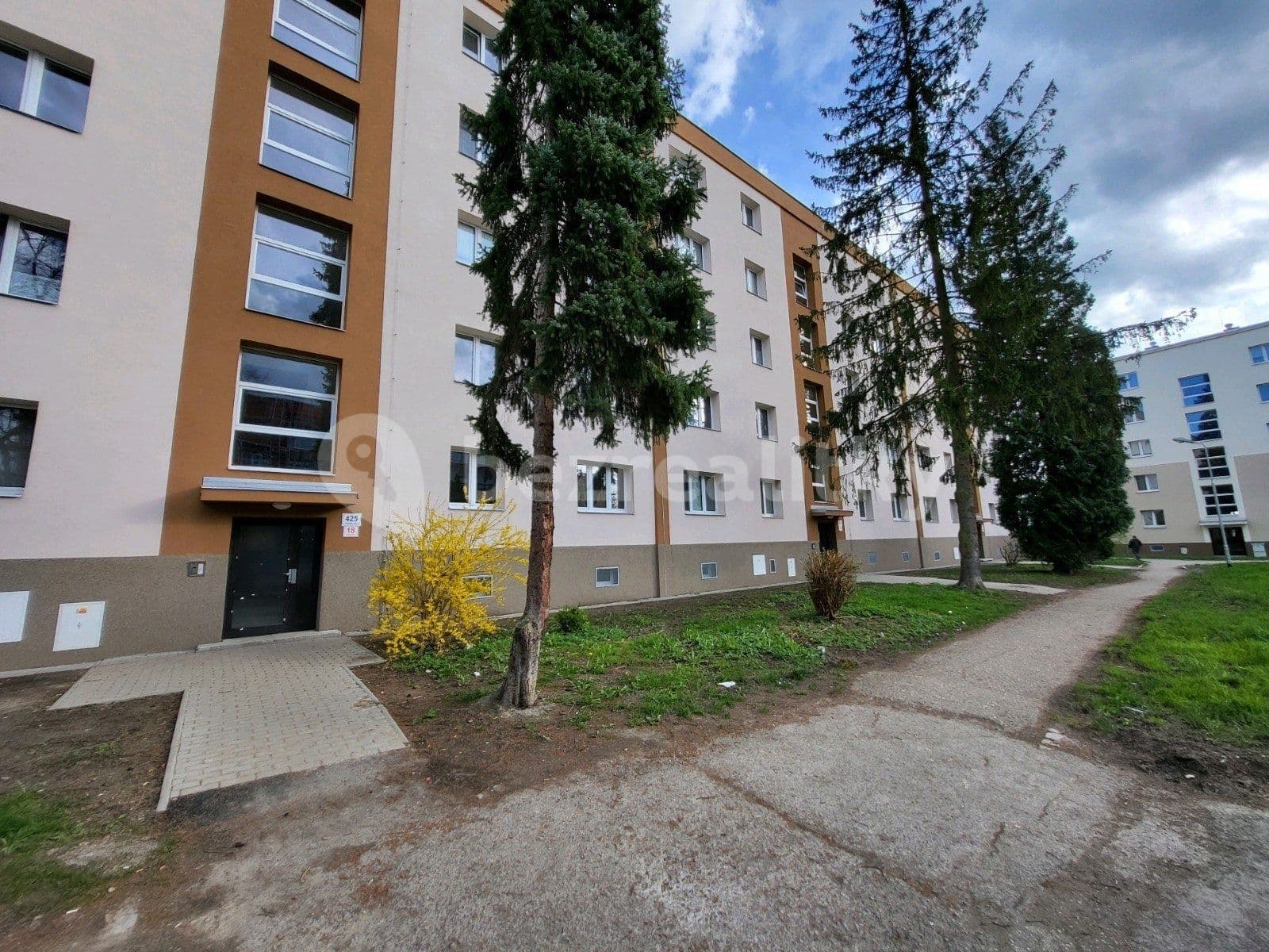 Pronájem bytu 2+1 53 m², Školská, Karviná, Moravskoslezský kraj