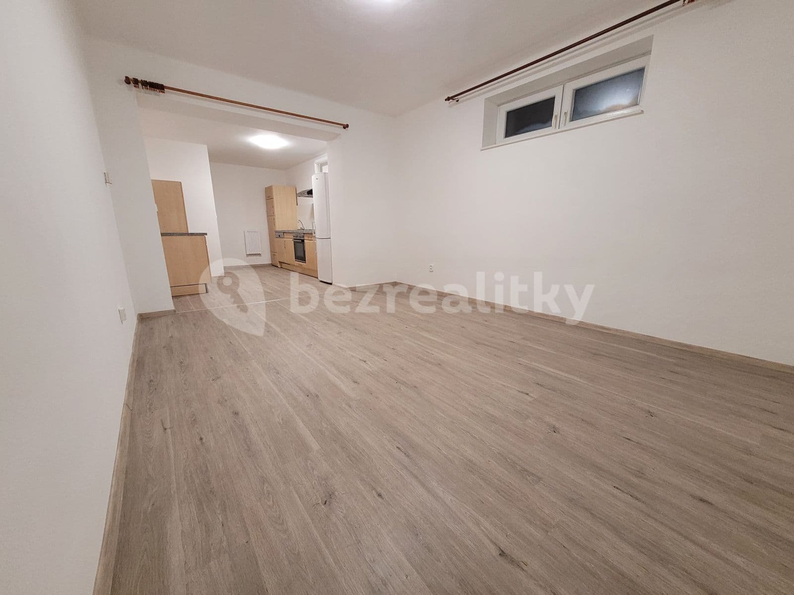 Pronájem bytu 1+1 38 m², Obecní, Chyňava, Středočeský kraj