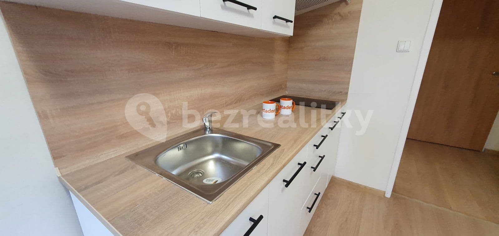 Pronájem bytu 1+kk 20 m², Hlavní třída, Havířov, Moravskoslezský kraj