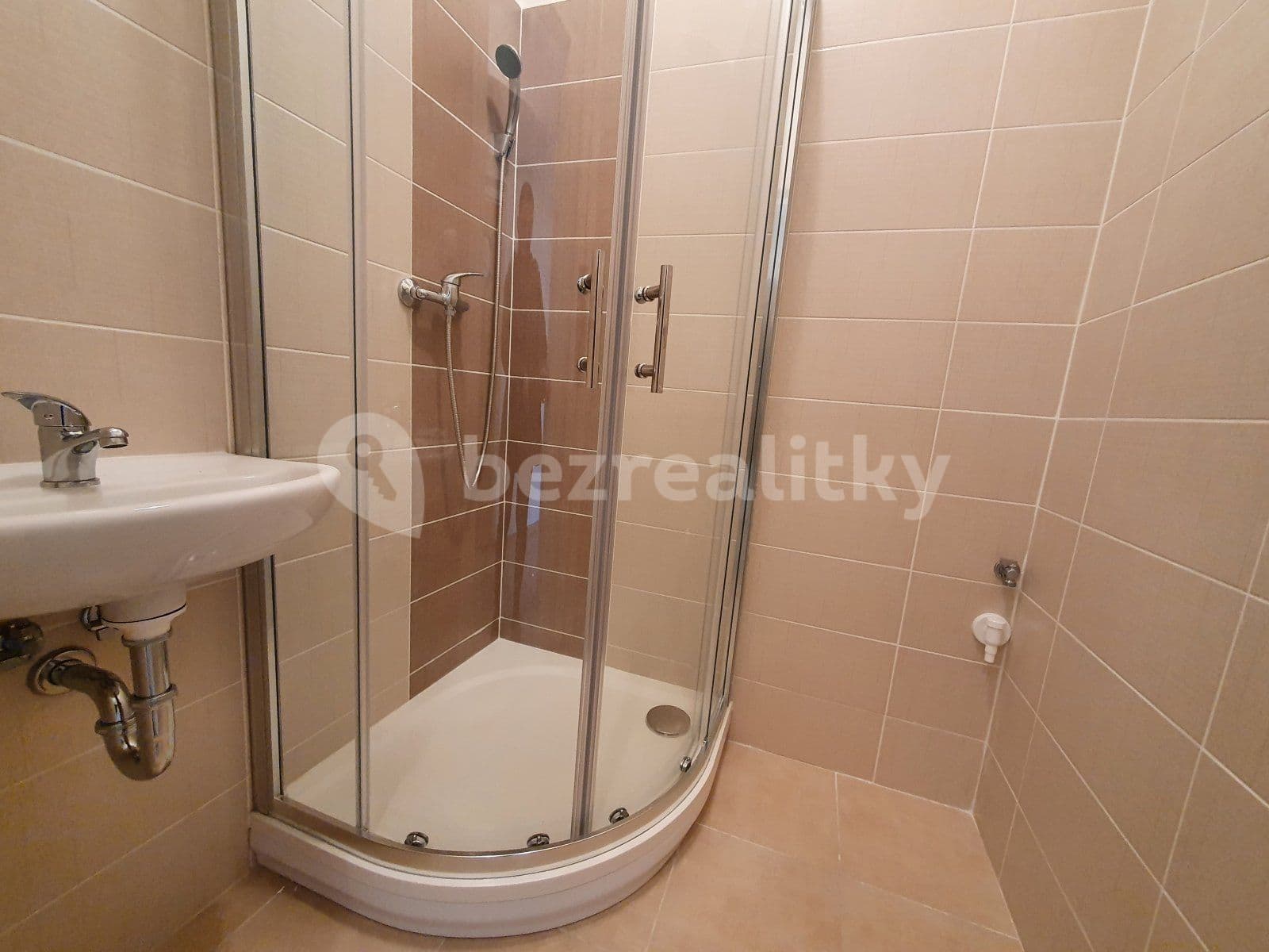 Pronájem bytu 1+kk 20 m², Hlavní třída, Havířov, Moravskoslezský kraj