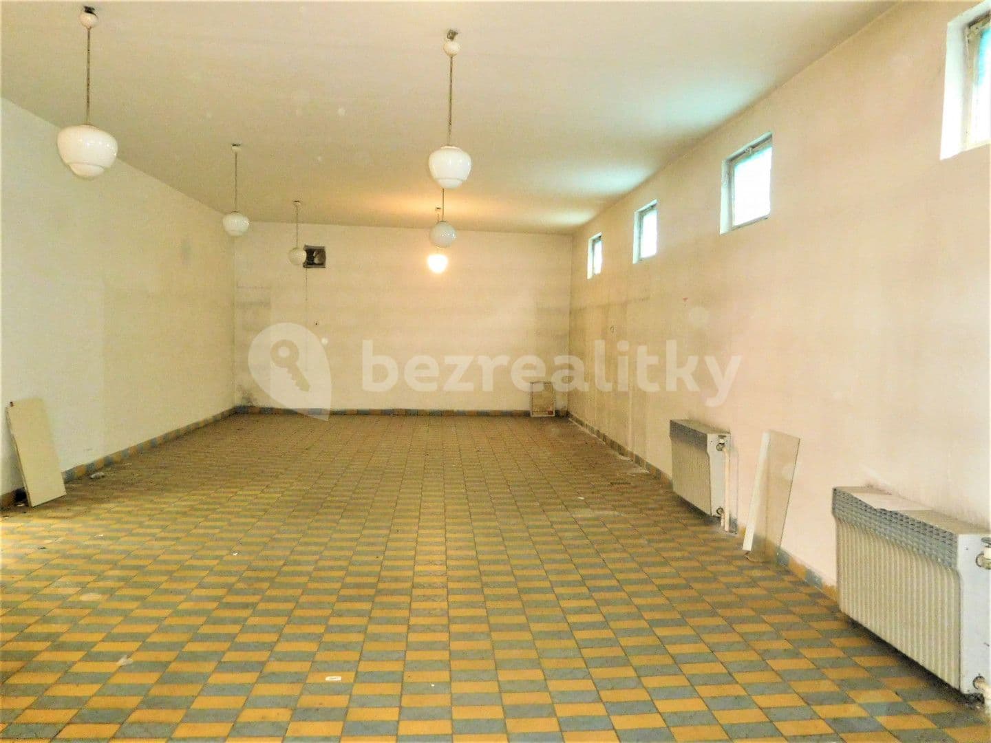 Prodej nebytového prostoru 750 m², Měcholupy, Ústecký kraj