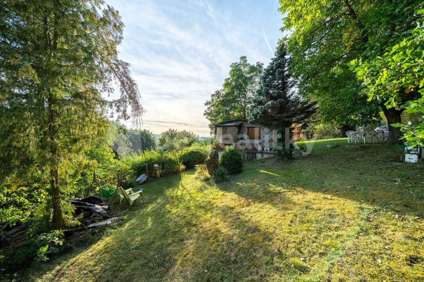 Prodej pozemku 2.025 m², V Podlesí, Chrást, Plzeňský kraj