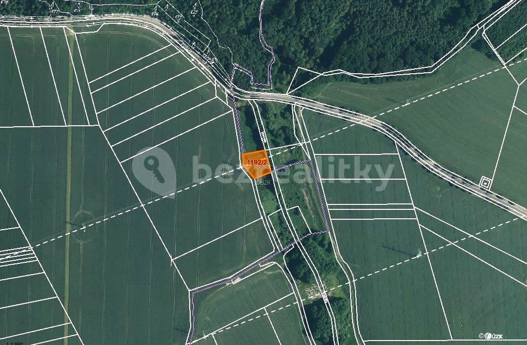 Prodej pozemku 1.371 m², Bělotín, Olomoucký kraj