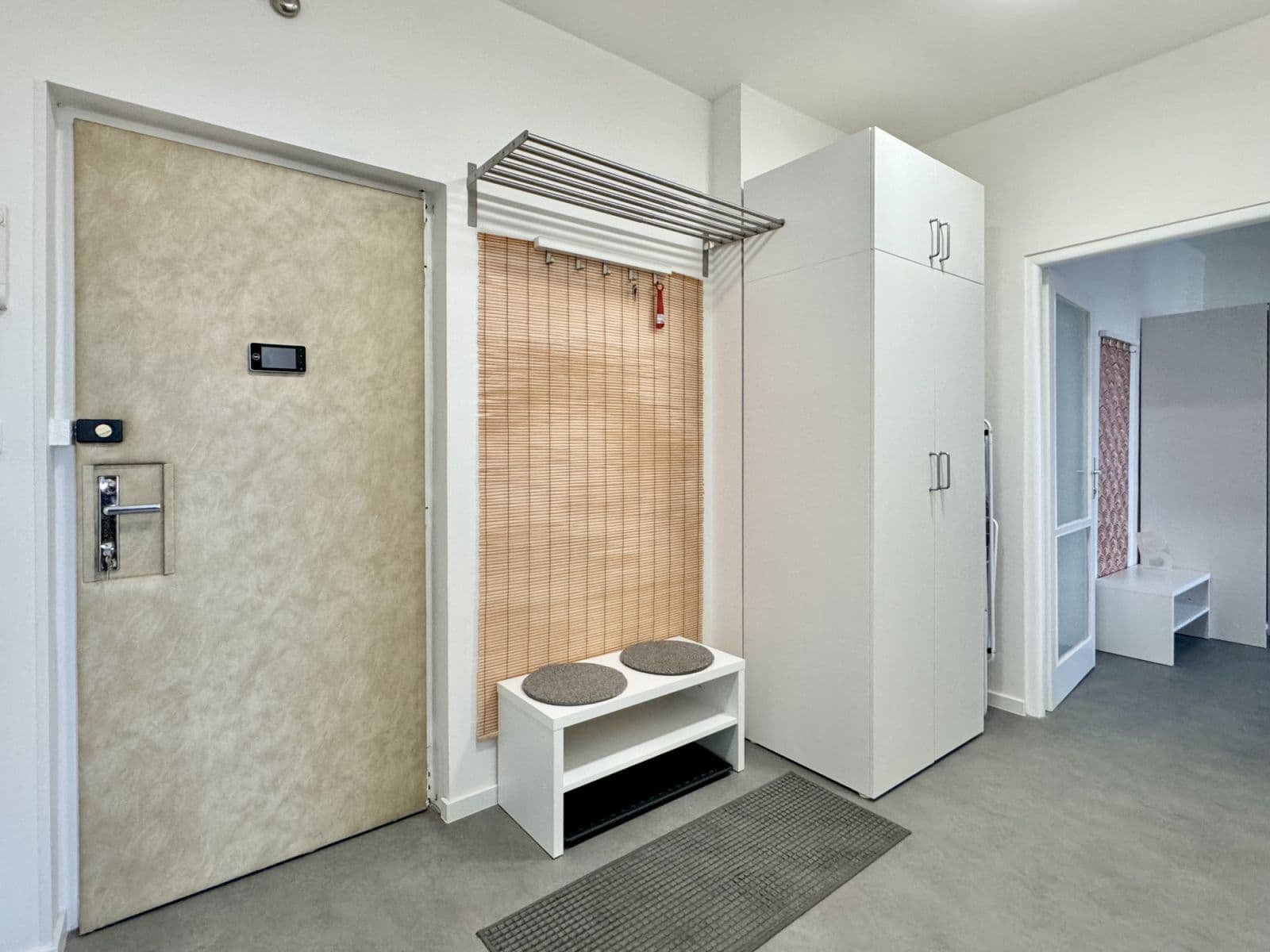 Pronájem bytu  54 m², Na Petřinách, Praha, Praha