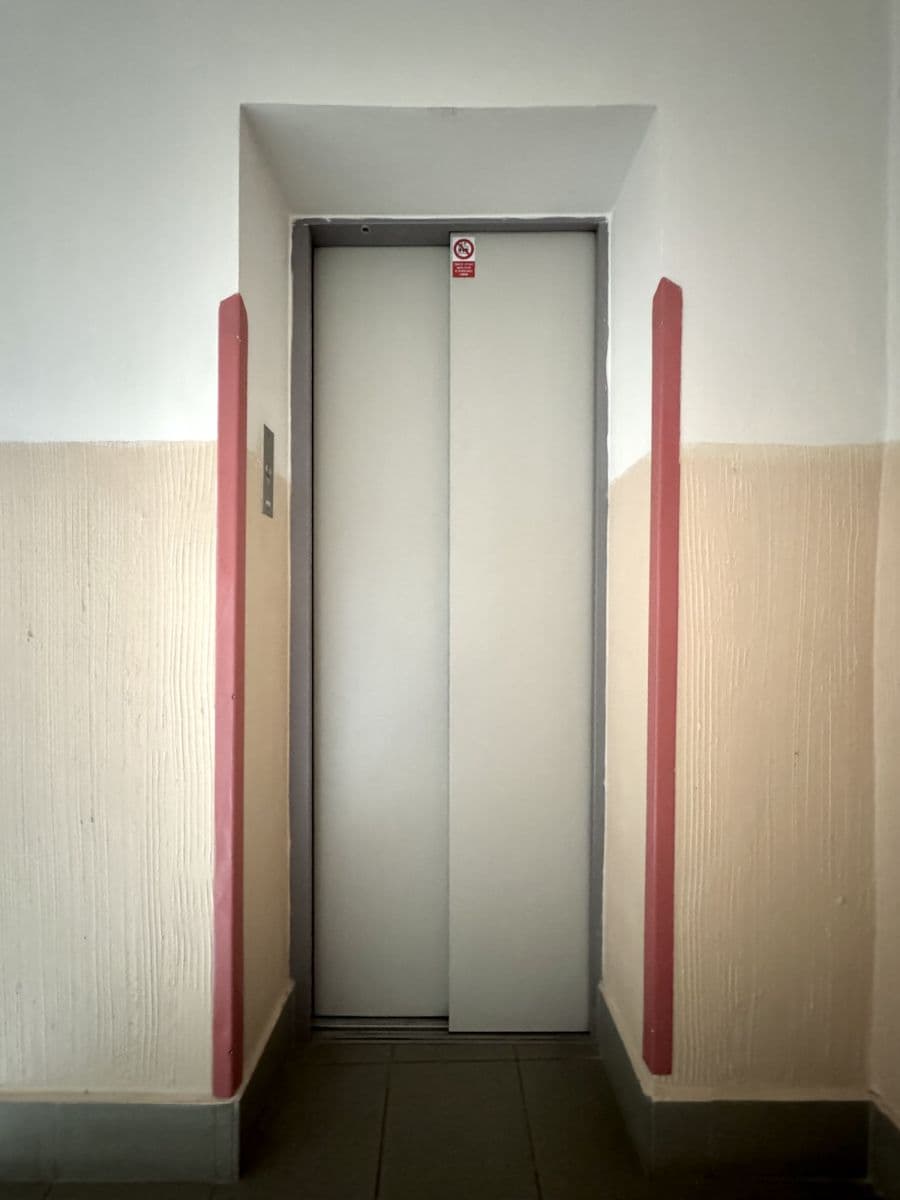 Pronájem bytu  54 m², Na Petřinách, Praha, Praha
