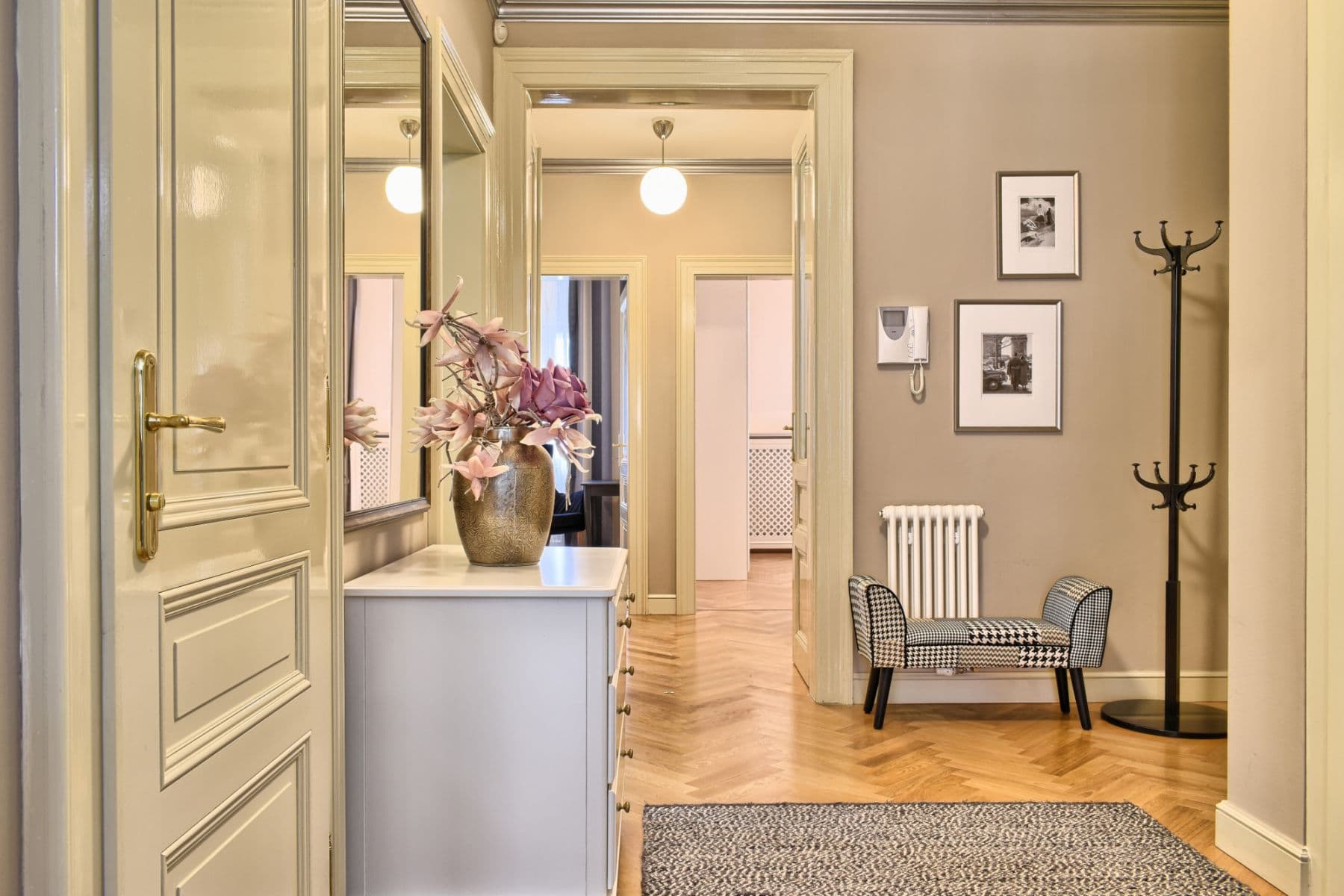 Pronájem bytu  100 m², U Milosrdných, Praha, Praha