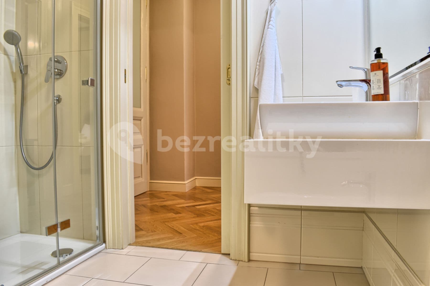 Pronájem bytu  100 m², U Milosrdných, Praha, Praha