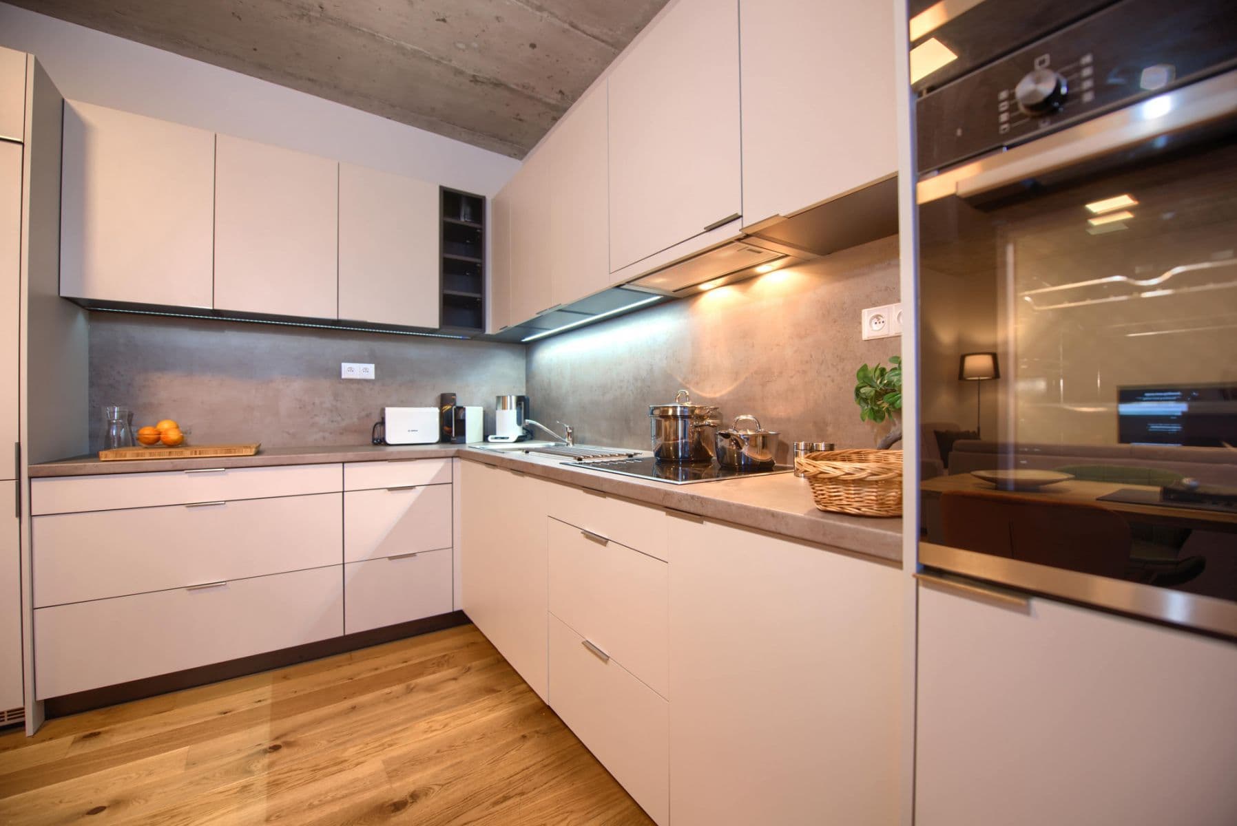 Pronájem bytu  90 m², Soukenická, Praha, Praha
