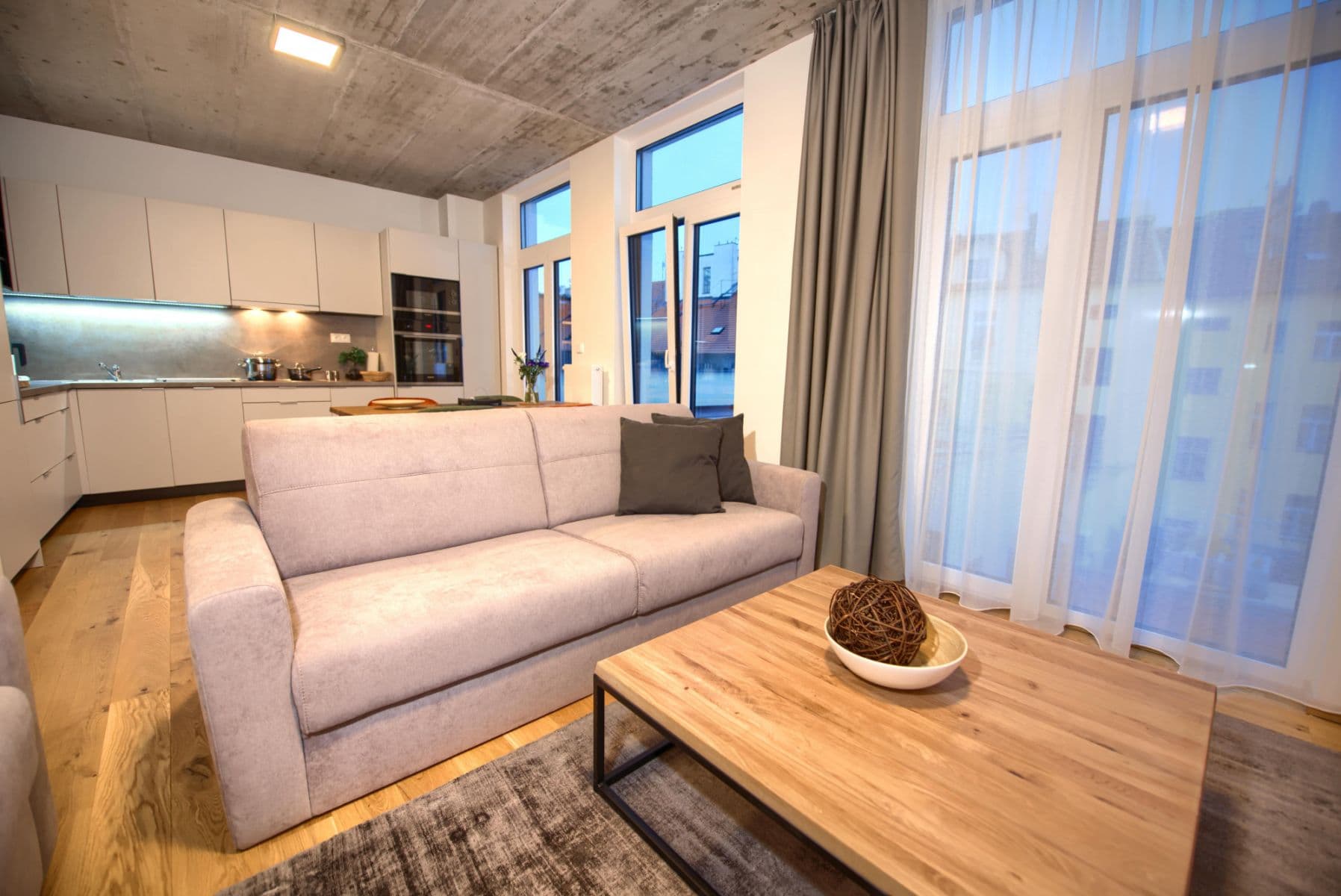 Pronájem bytu  90 m², Soukenická, Praha, Praha