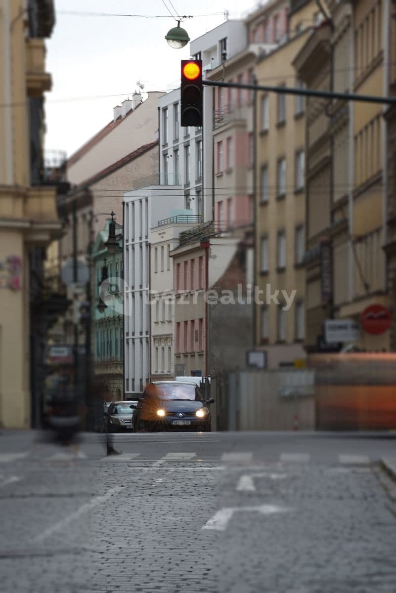 Pronájem bytu  50 m², Soukenická, Praha, Praha