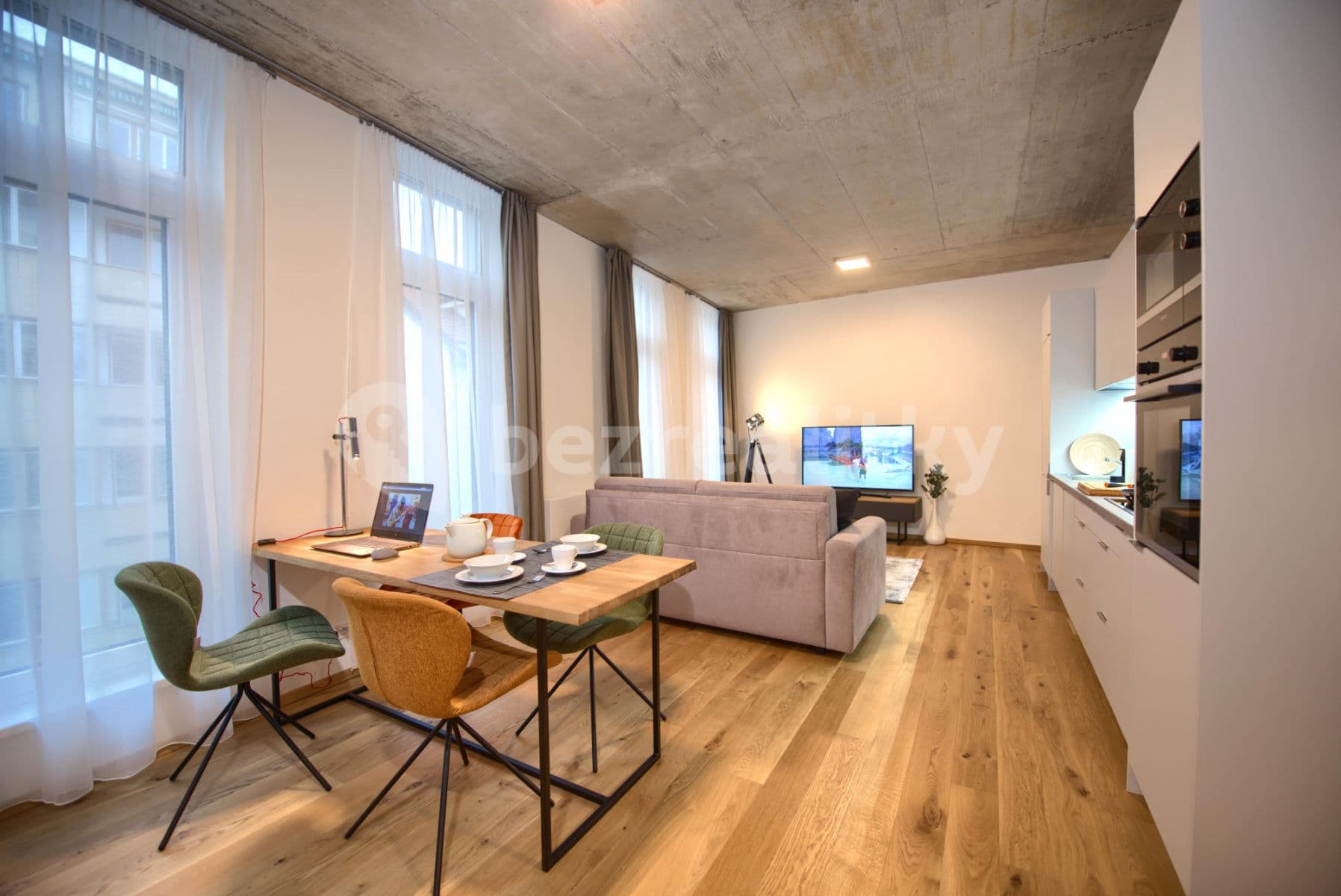 Pronájem bytu  50 m², Soukenická, Praha, Praha
