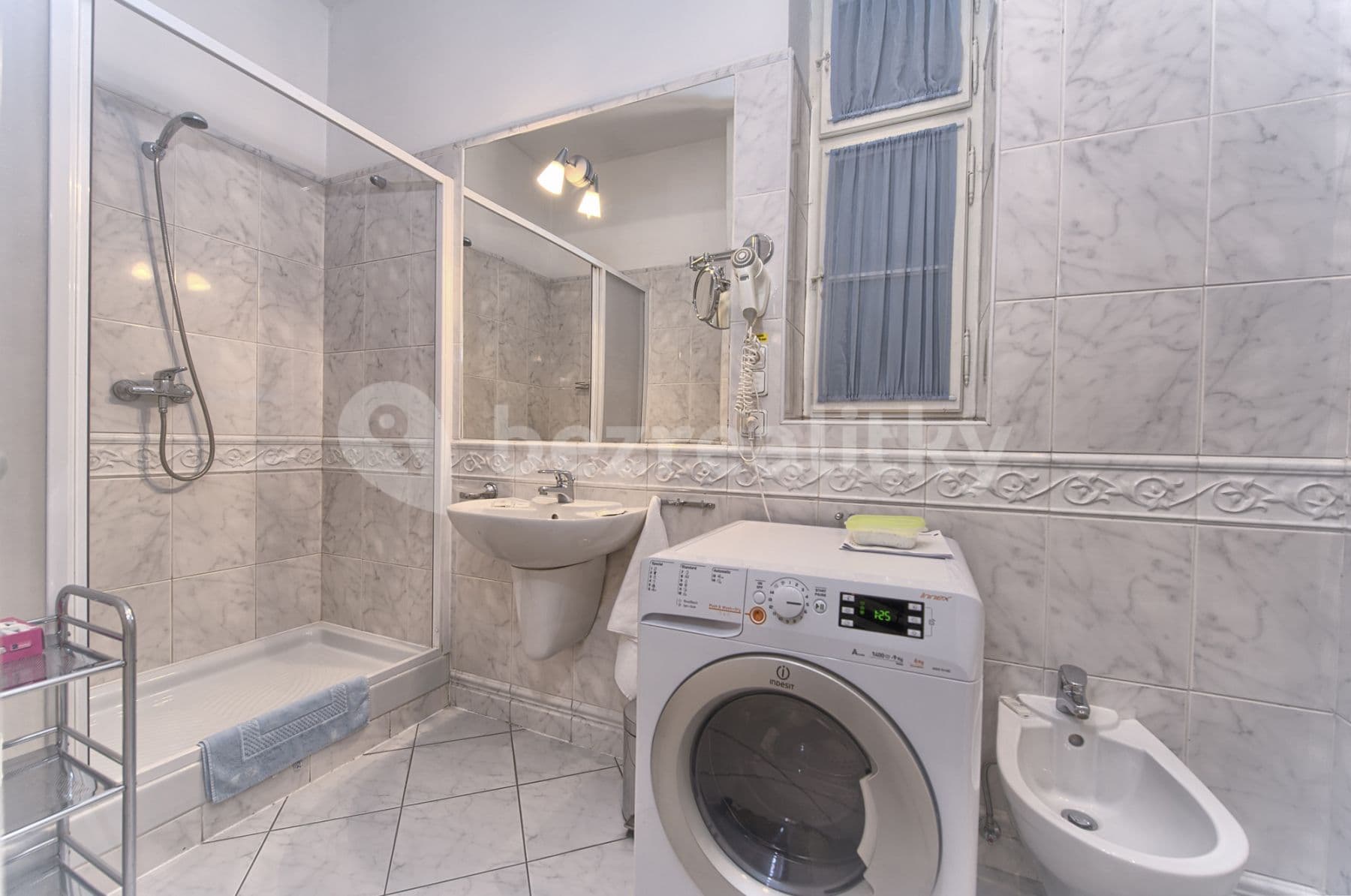 Pronájem bytu  65 m², Masná, Praha, Praha