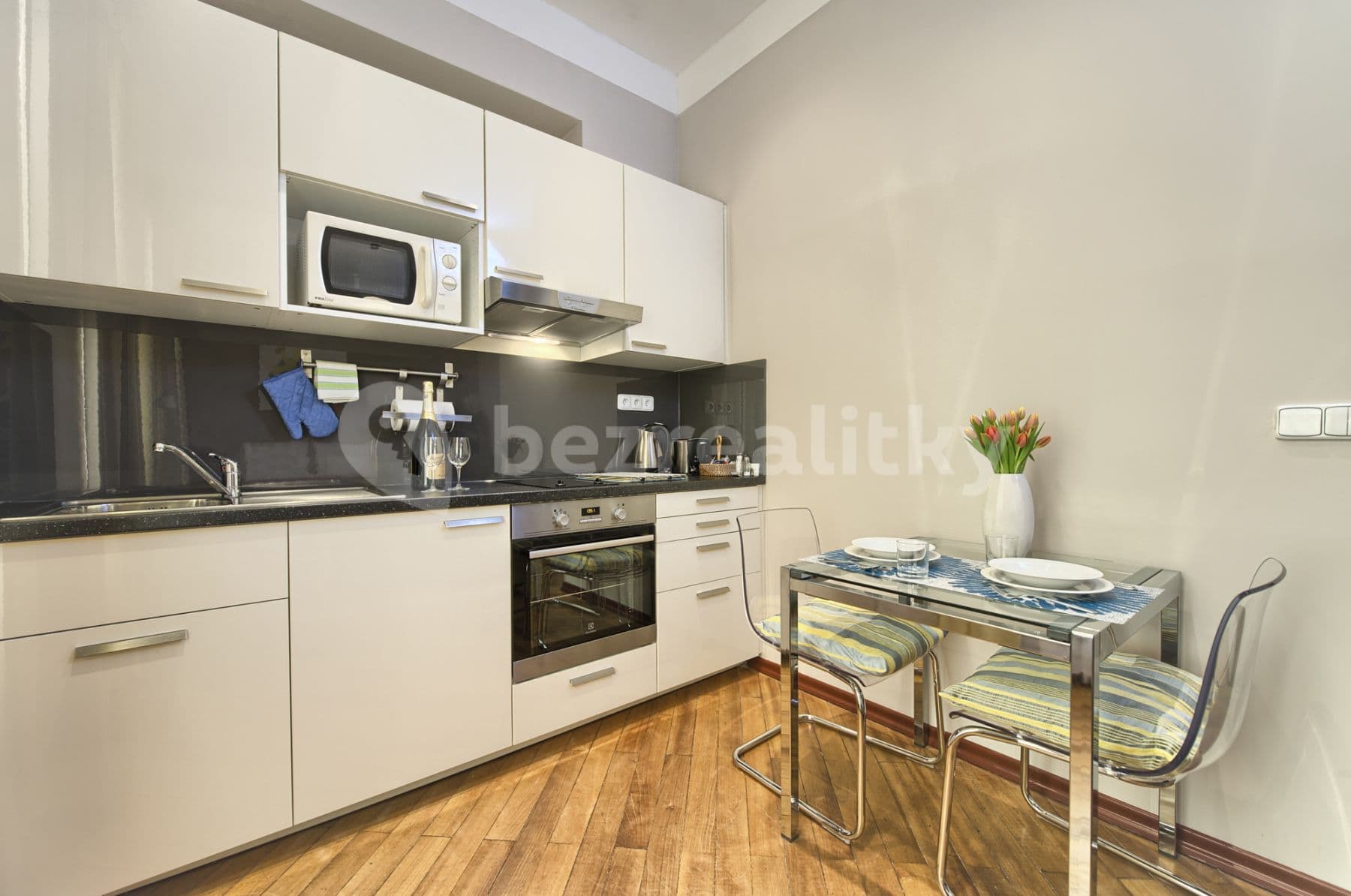 Pronájem bytu 1+1 38 m², Masná, Praha, Praha