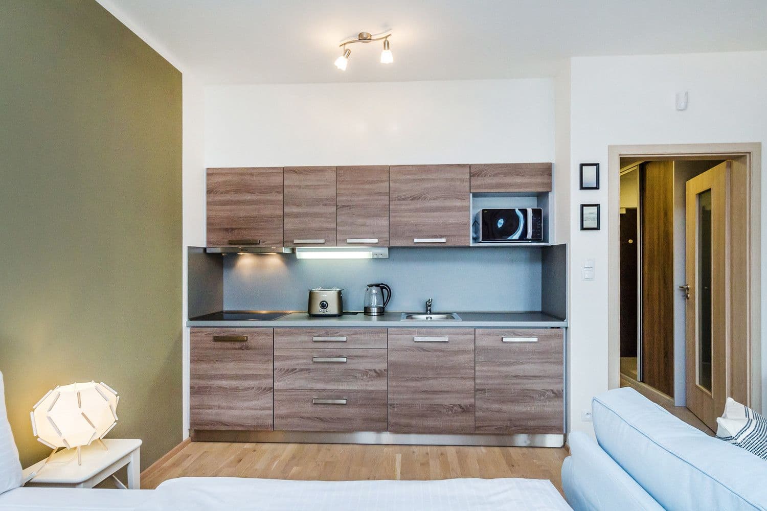 Pronájem bytu  30 m², V Háji, Praha, Praha