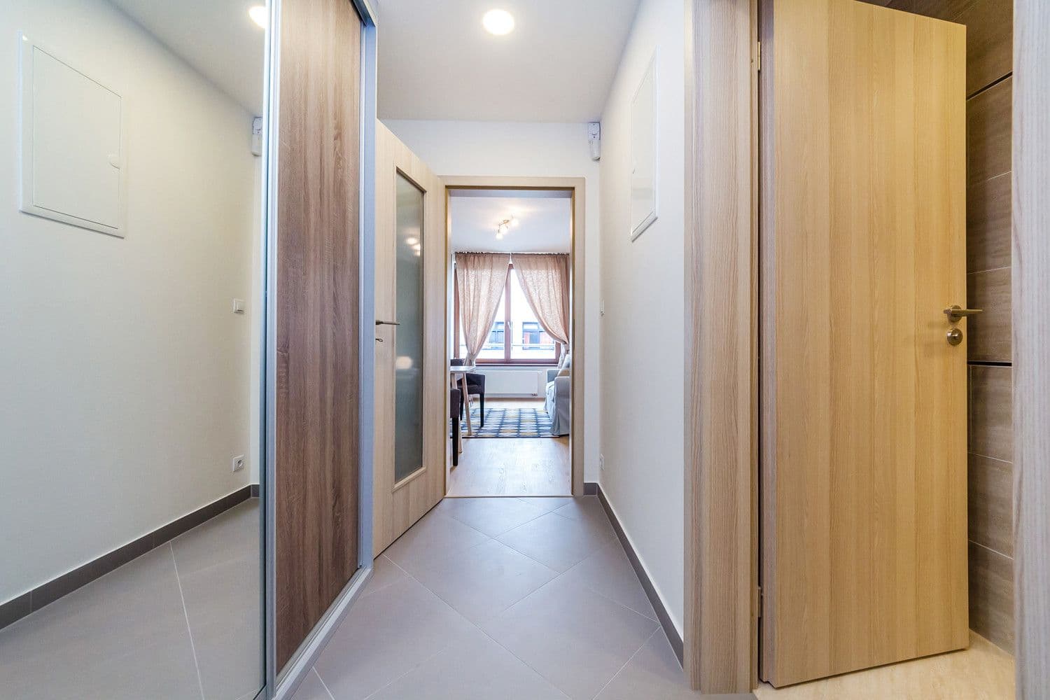 Pronájem bytu  30 m², V Háji, Praha, Praha