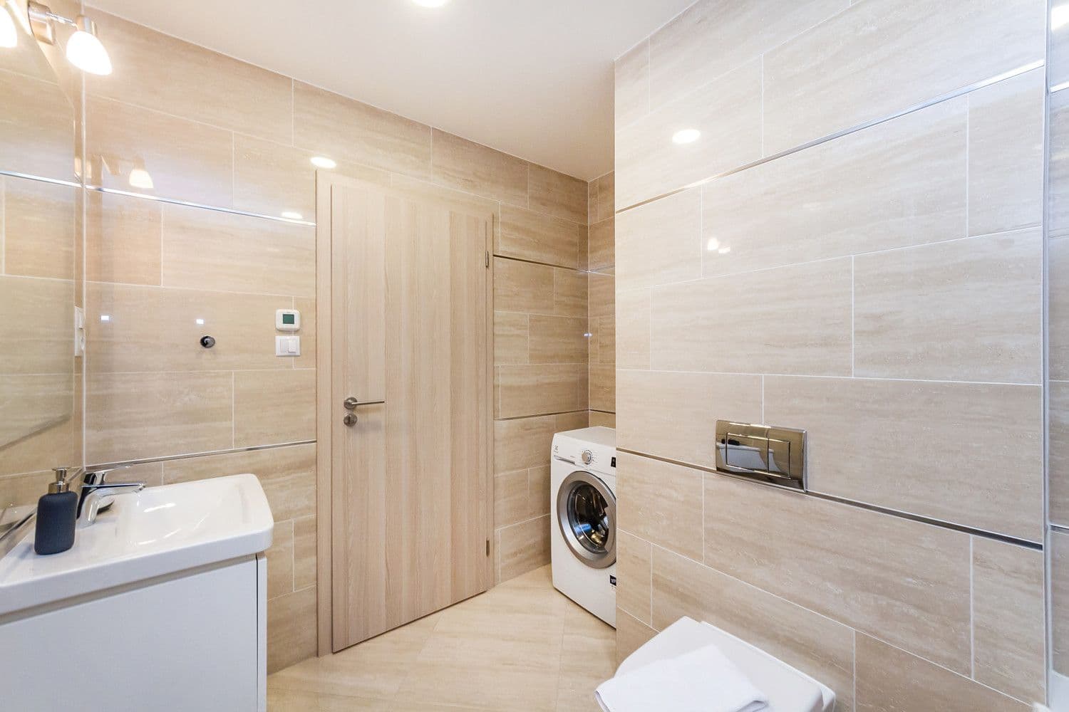 Pronájem bytu  30 m², V Háji, Praha, Praha