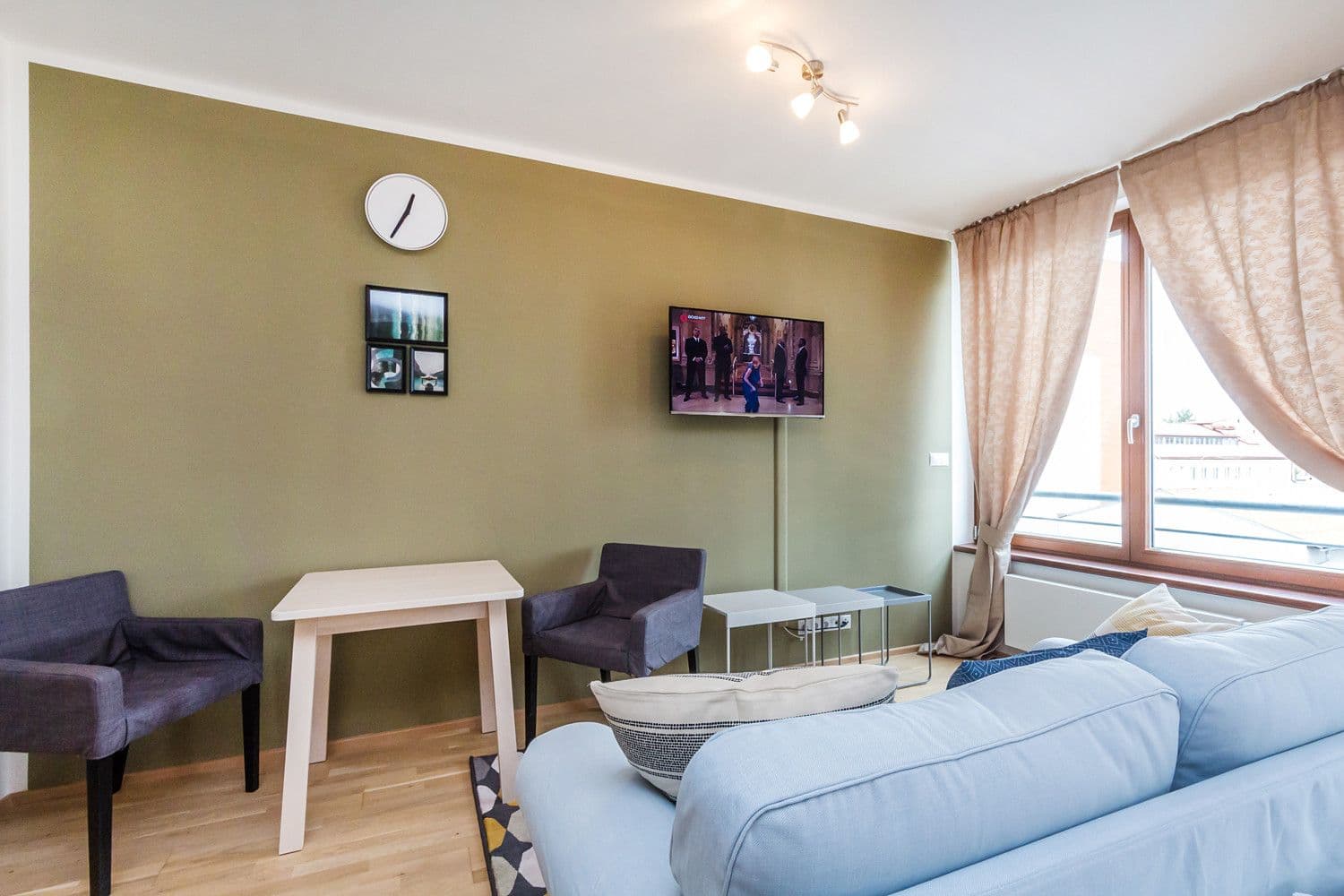 Pronájem bytu  30 m², V Háji, Praha, Praha