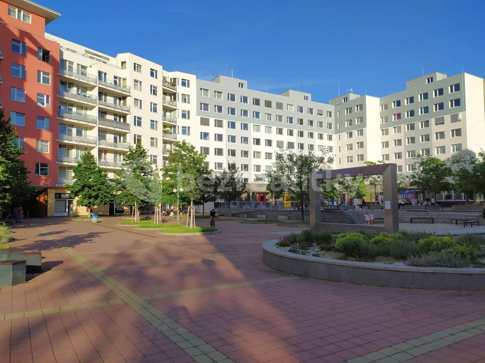 Pronájem bytu  80 m², Voskovcova, Praha, Praha