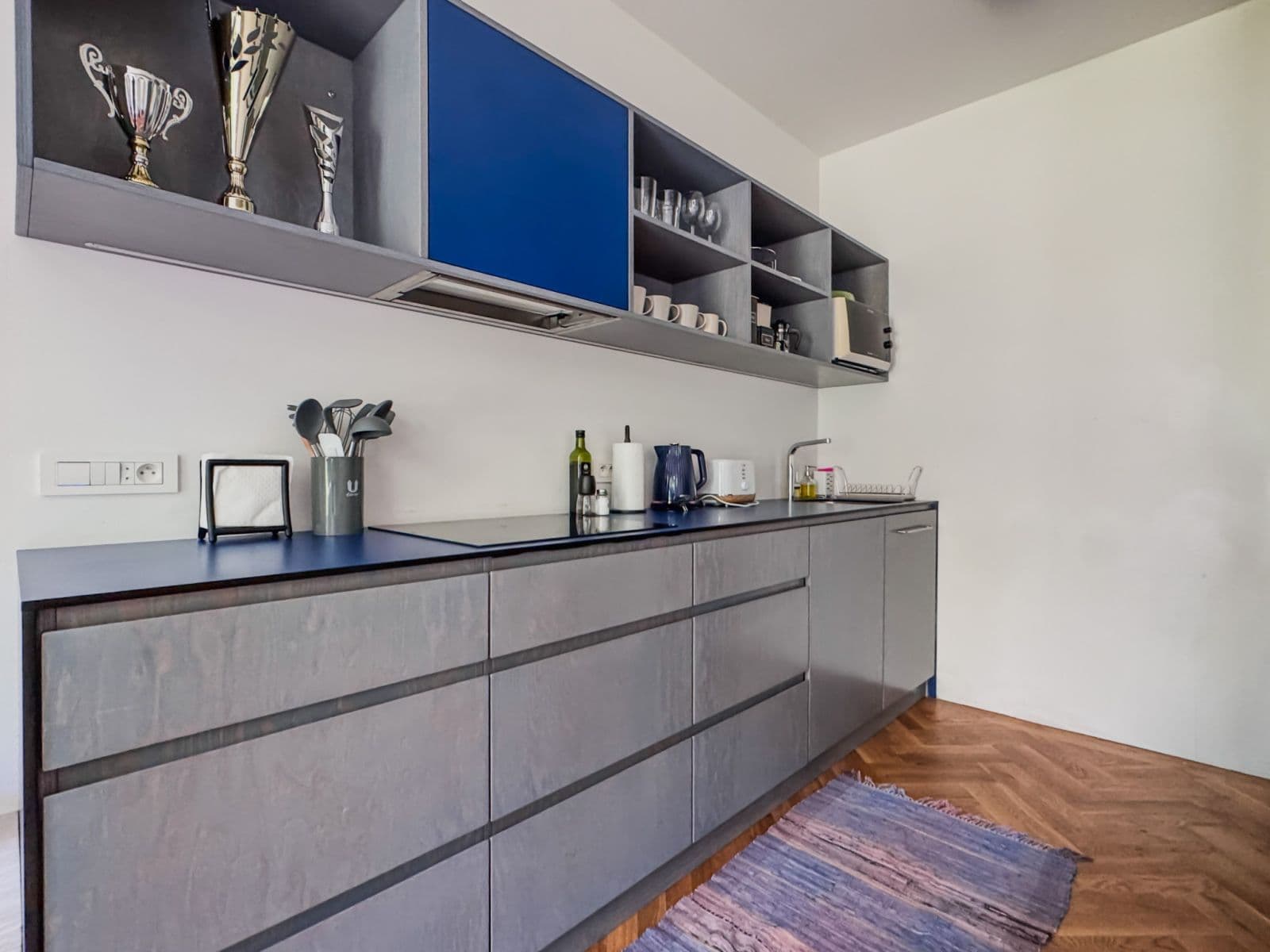 Pronájem bytu  45 m², Pod dvorem, Praha, Praha