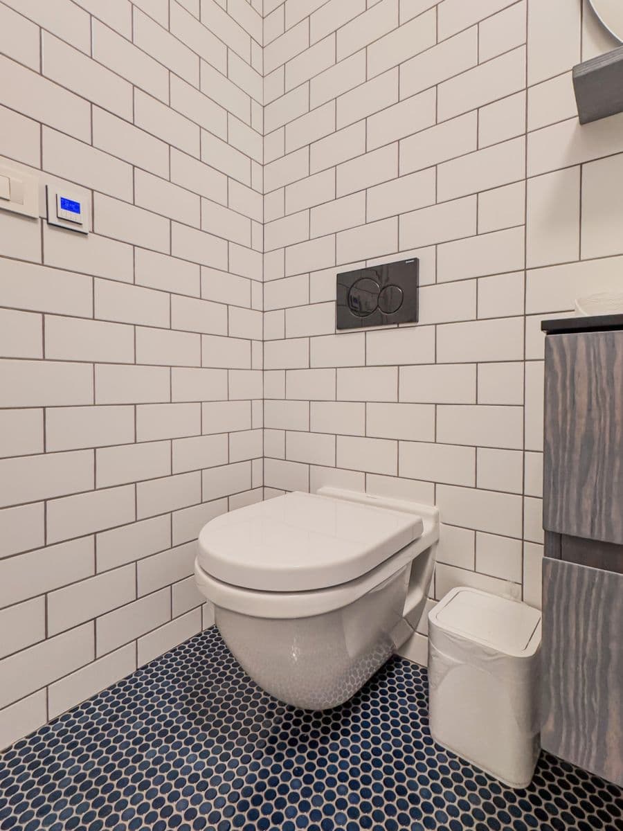 Pronájem bytu  45 m², Pod dvorem, Praha, Praha