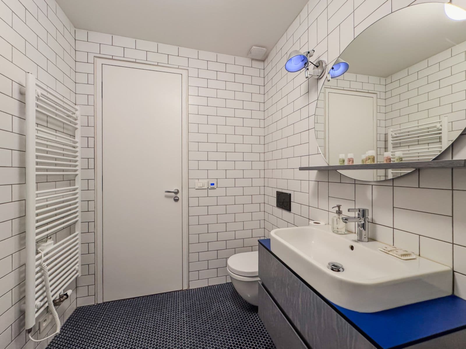 Pronájem bytu  45 m², Pod dvorem, Praha, Praha