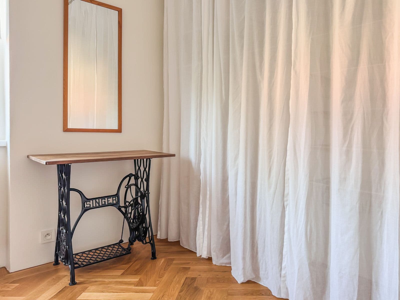 Pronájem bytu  45 m², Pod dvorem, Praha, Praha