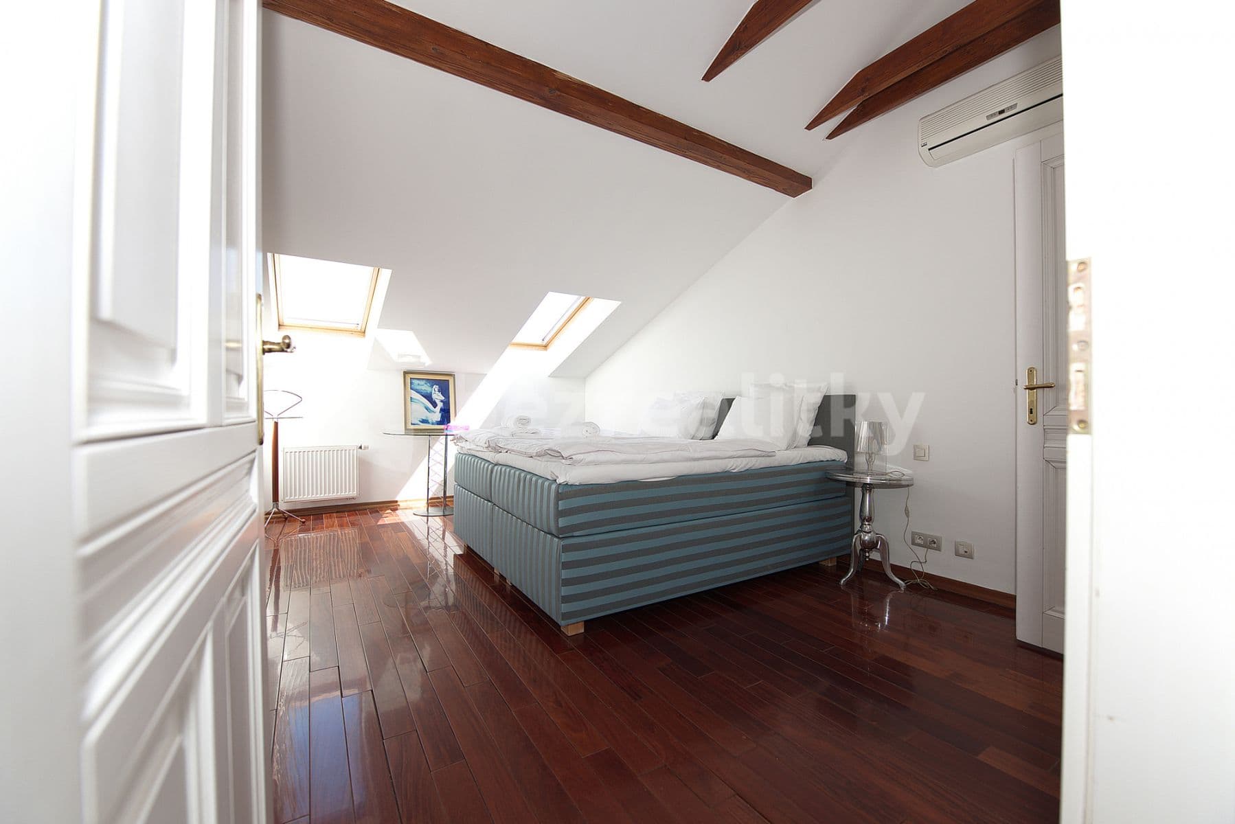 Pronájem bytu  80 m², Dušní, Praha, Praha