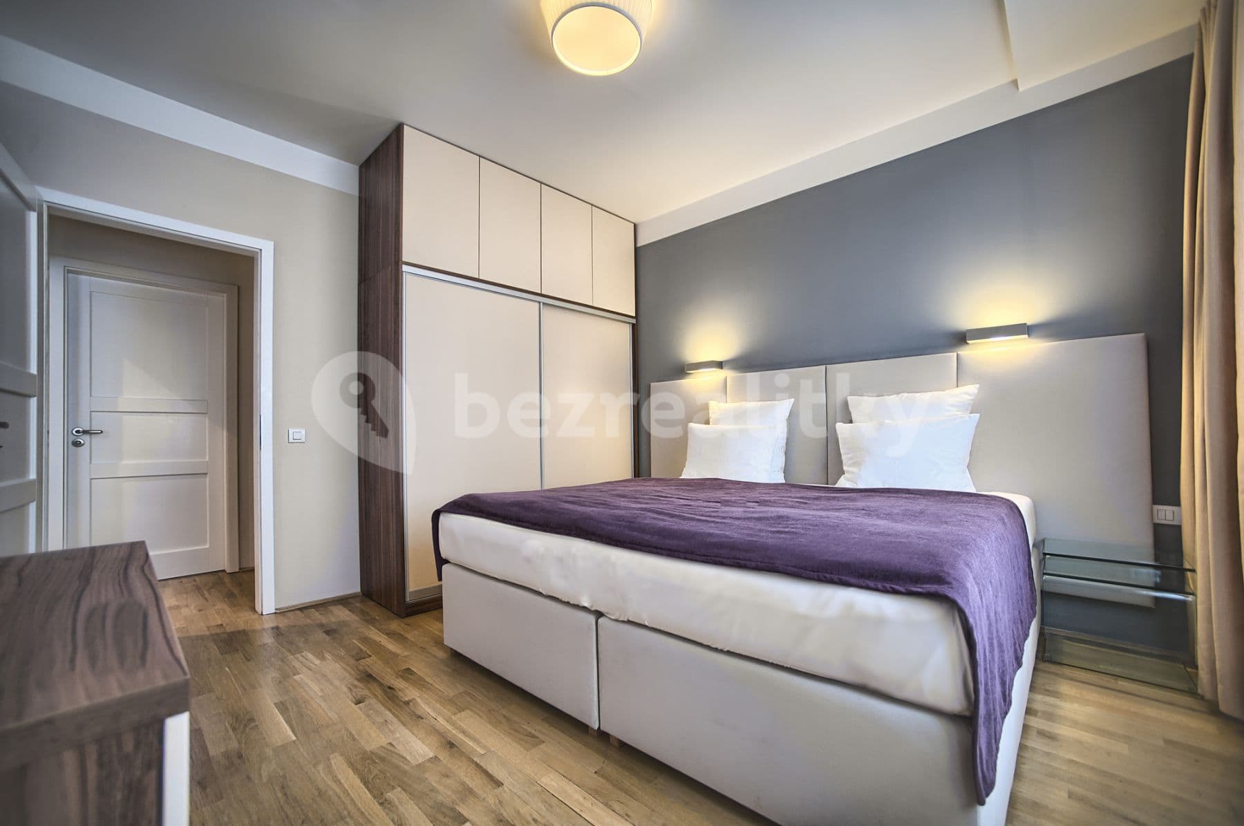 Pronájem bytu  86 m², Krocínova, Praha, Praha