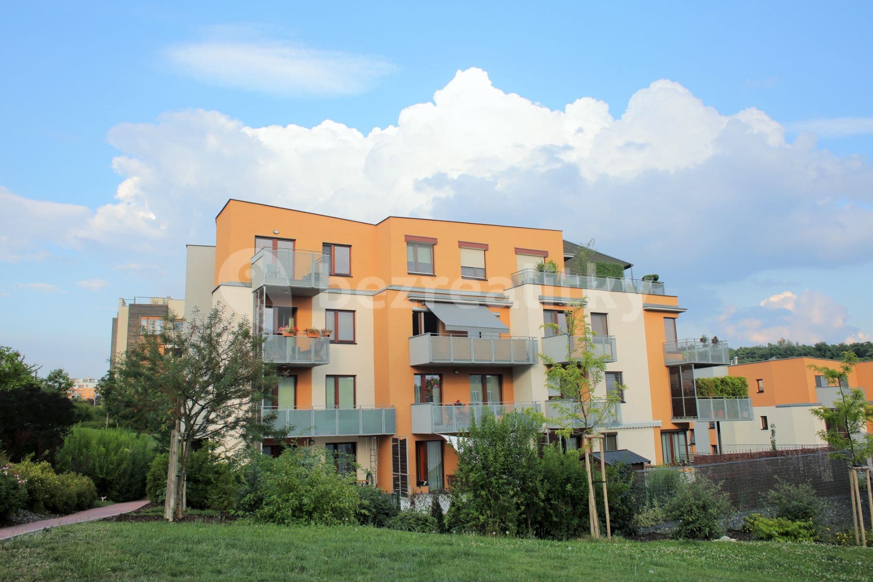 Pronájem bytu 1+1 30 m², Jeřabinová, Praha, Praha