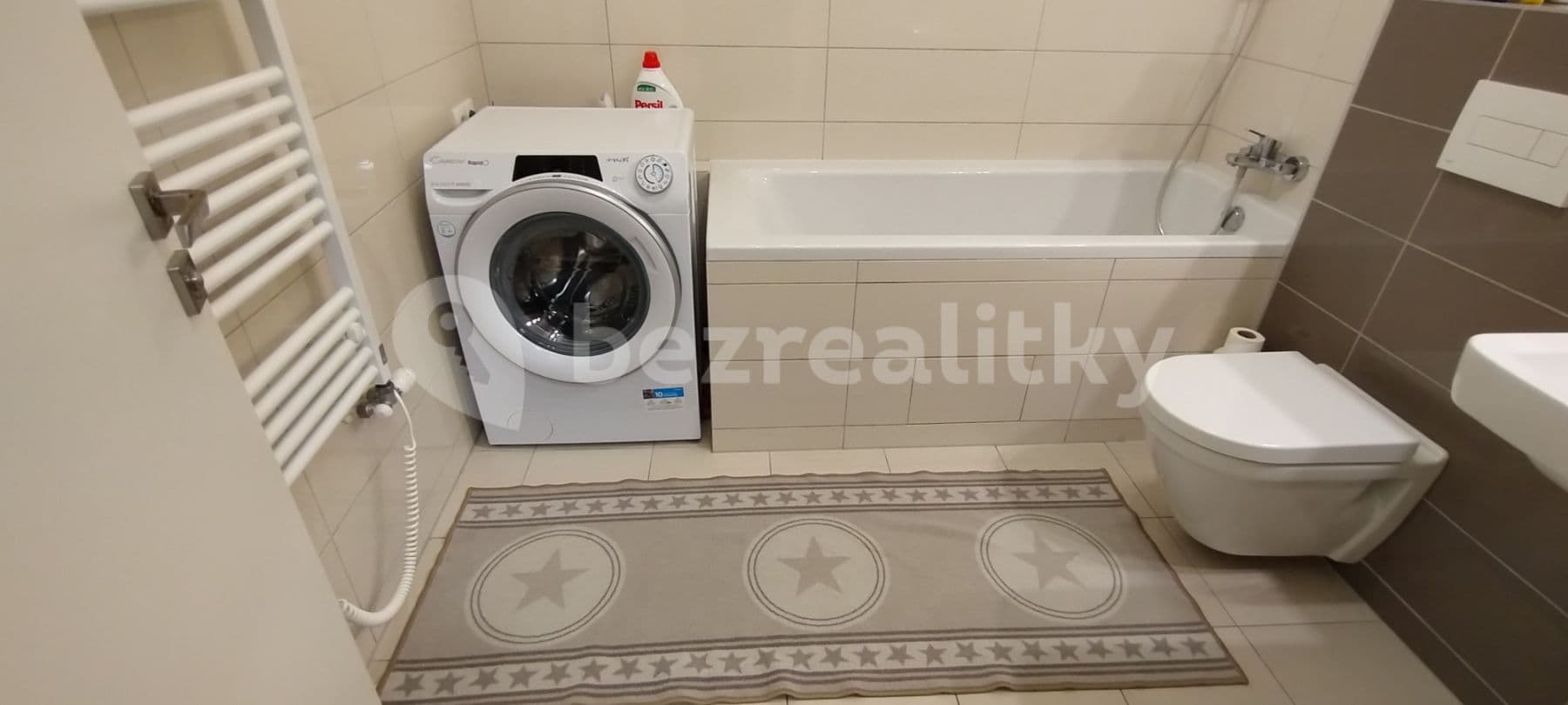 Pronájem bytu  60 m², Rorýsová, Praha, Praha